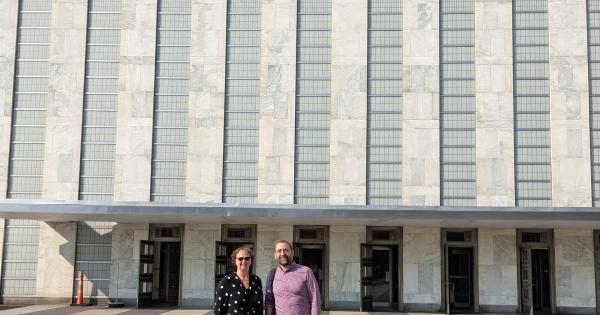 Robin Delaloye and David Lippert in front of the United Nations Headquarters in NYC